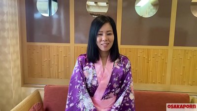 41-vuotias japanilainen vaimo pettää miestään ja pojat harrastavat seksiä rahasta. Aasialainen ämmä rakastaa mustaa karvaista pillua seksiä, tatuointeja ja suihinottoa. masturboi seisova koira IFOM OSAKAPORNI